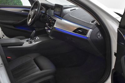 BMW Seria 5 520d xDrive Luxury Line aut