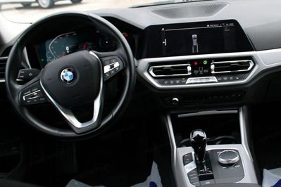 BMW Seria 3 318i aut