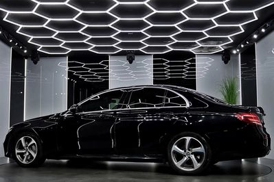 Mercedes Klasa E 300 9G-TRONIC