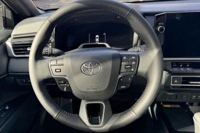 Toyota Camry Prestige 2.5 Hybrid Dynamic Force