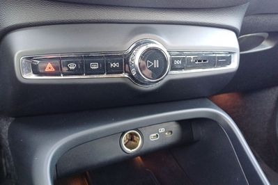 Volvo XC40 B3 Plus Dark aut