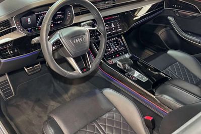 Audi A8 S8 TFSI quattro