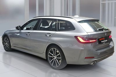 BMW Seria 3 330i xDrive sport-aut