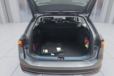 Volkswagen Passat TSI ACT mHEV Business DSG
