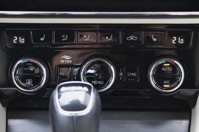 Skoda Superb 2.0 TDI SCR Style DSG