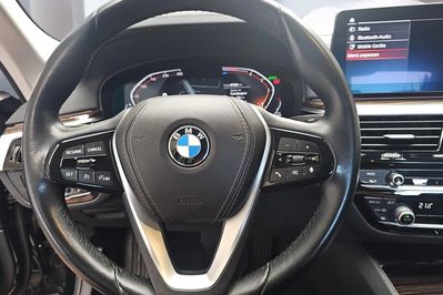 BMW Seria 5 Touring 520d xDrive Luxury Line