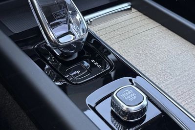 Volvo XC60 T6 Plug-In Hybrid AWD Plus Bright