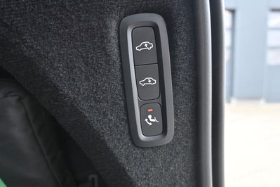 Volvo XC90 T8 AWD Plug-In Hybrid Ultra Dark 7os