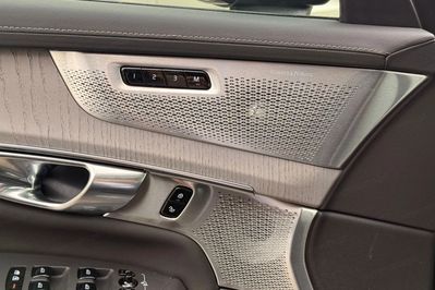 Volvo XC90 T8 AWD Plug-In Hybrid Ultra Dark 7os