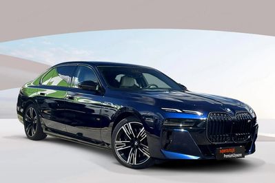 BMW Seria 7 M760e PHEV xDrive sport-aut