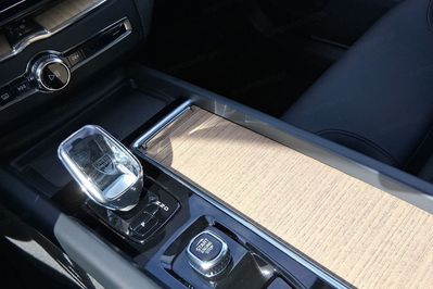 Volvo XC60 B5 B AWD Plus Dark aut