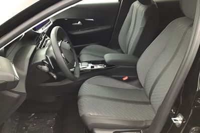 Peugeot 208 ALLURE 1.2 mHEV e-DCS6