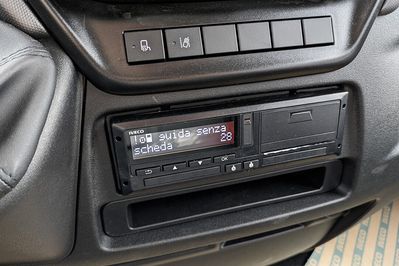Iveco Daily 70C18 Zabudowa 15EP + Winda