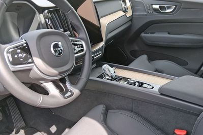Volvo XC60 B5 B AWD Plus Dark aut