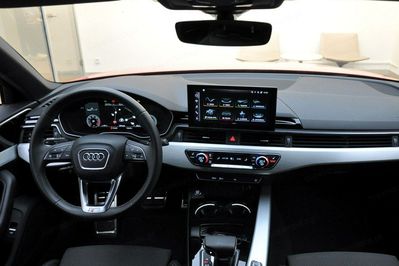 Audi A4 35 TDI mHEV S Line S tronic