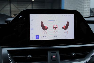 Lexus UX 300h Business
