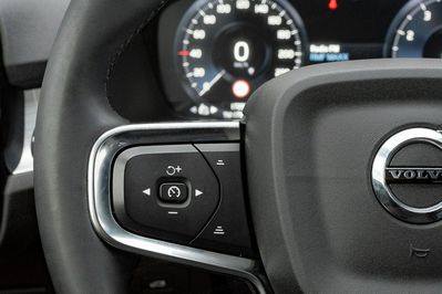 Volvo XC40 T3 Momentum Pro