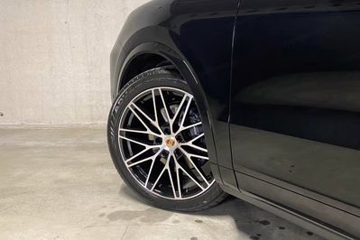 Porsche Cayenne Coupe E-Hybrid Black Edition