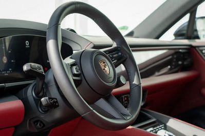 Porsche Macan 4