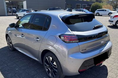 Peugeot 208 Allure 1.2 mHEV e-DCS6