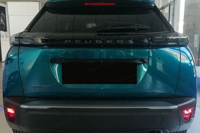 Peugeot 2008 Allure EAT8 1.2 PureTech