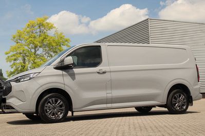 Ford Transit Custom 340 L2H1 Limited Elektryczny A1