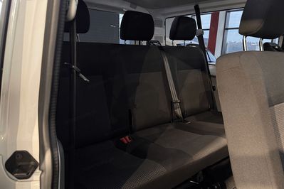 Volkswagen Transporter Kombi L2H1