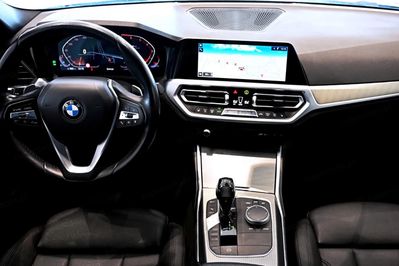 BMW Seria 3 330i xDrive Sport Line aut