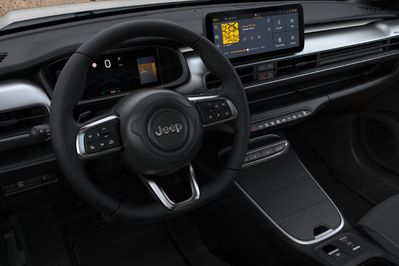 Jeep Avenger Summit 1.2 mHEV e-DCT6
