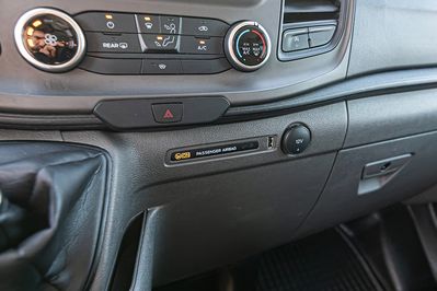 Ford Transit Custom Kombi L2H1