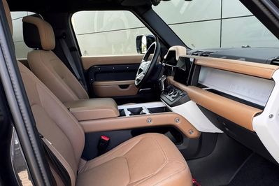 Land Rover Defender 110 D250 X-Dynamic AWD HSE