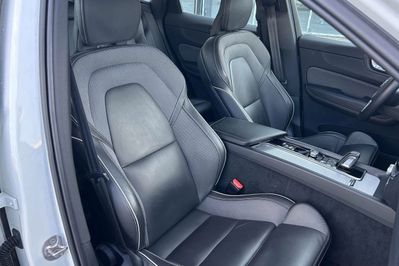 Volvo XC60 B5 B AWD R-Design