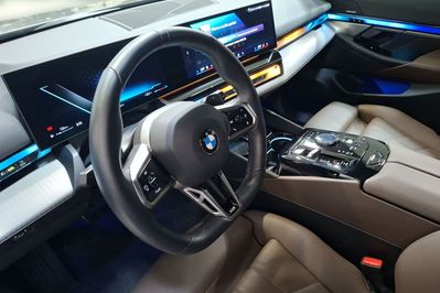 BMW Seria 5 520i mHEV M Sport aut