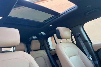 Land Rover Defender 110 3.0 D250 X-Dynamic HSE