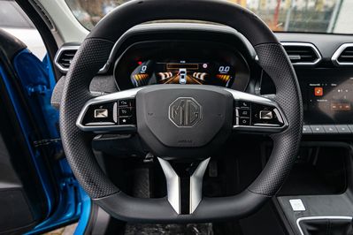 MG ZS 1.5  Standard MT