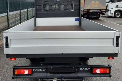 Iveco Daily 35S18 Zabudowa Brygadowa + Skrzynia