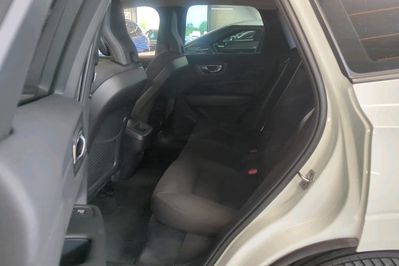 Volvo XC60 B4 Momentum aut