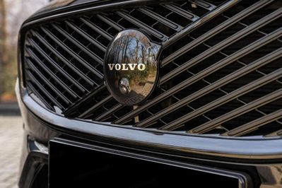 Volvo XC60 T6 Plug-In Hybrid AWD Ultra Black Edition