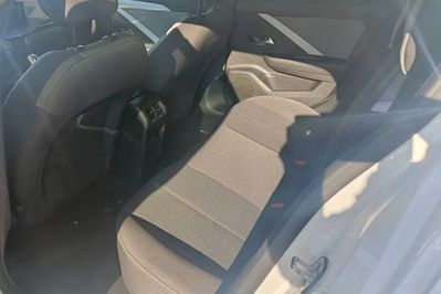 Opel Astra 1.2 T Business Edition S&S