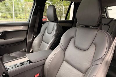 Volvo XC90 T8 AWD Plug-In Hybrid Ultra Dark 7os