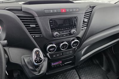 Iveco Daily 70C18A8 Kontener 15EP + Winda HI-MATIC