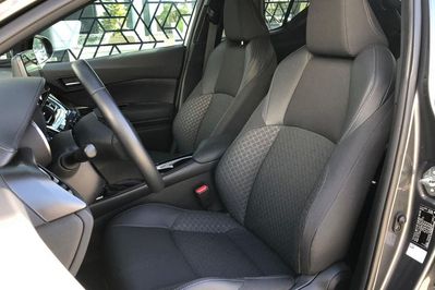 Toyota C-HR Hybrid Style
