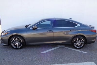 Lexus ES 300h Business Edition 2.5 E-CVT