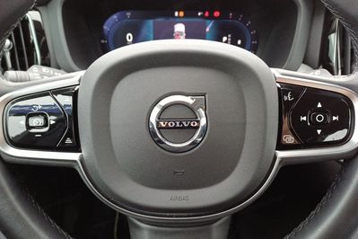 Volvo XC60 B5 B AWD Plus Dark
