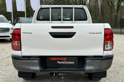 Toyota HiLux Double Cab DLX 4x4