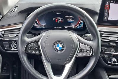 BMW Seria 5 530e xDrive Luxury Line aut