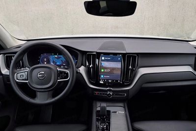 Volvo XC60 T6 Plug-In Hybrid AWD Plus Dark aut
