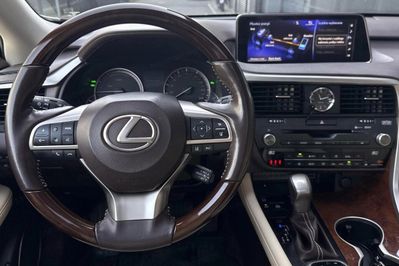 Lexus RX 450h Omotenashi