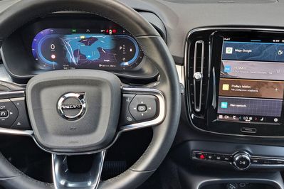 Volvo XC40 B3 Plus Dark aut