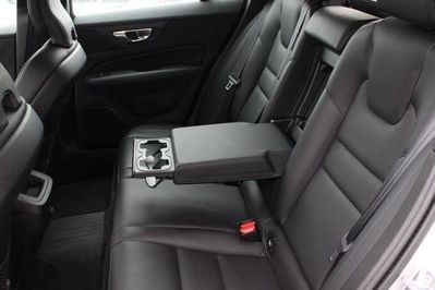 Volvo V60 B4 D Momentum Pro